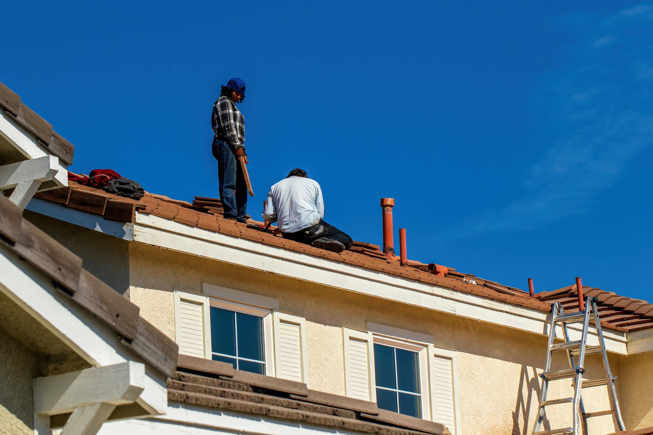 How Roofers Can Beat Storm Chasers with a Local Web Presence